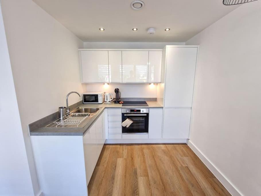 Free Parking: Old Trafford Apartment Manchester Zewnętrze zdjęcie